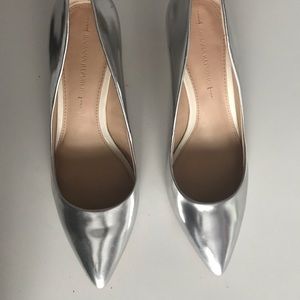 Banana Republic NEW silver kitten heels sz 9 1/2